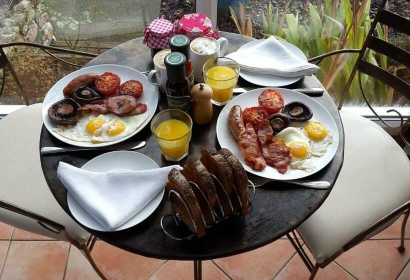 צימר Watchcombe House