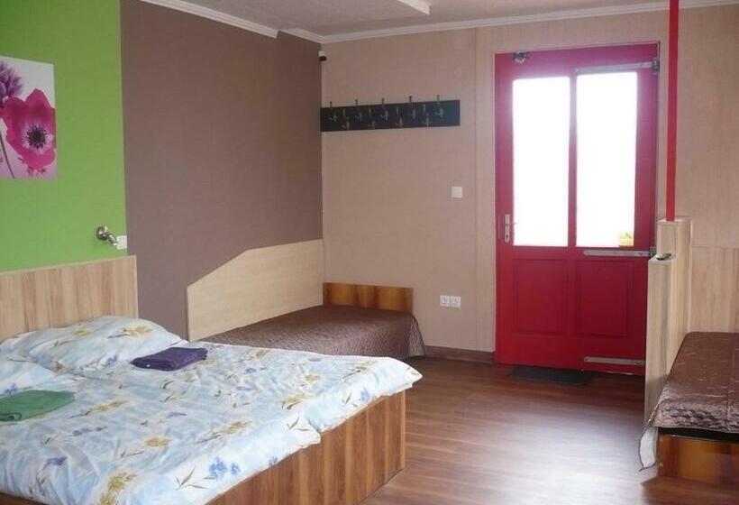 モーテル Málnás Szállás