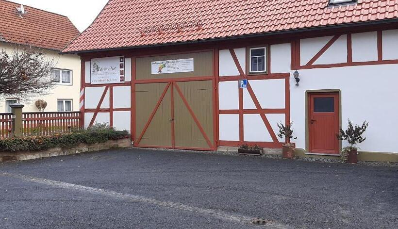 펜션 Café Im Hof  Bed & Breakfast