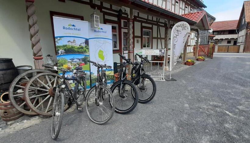 펜션 Café Im Hof  Bed & Breakfast