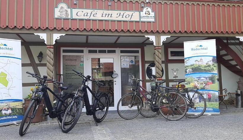 펜션 Café Im Hof  Bed & Breakfast