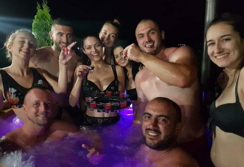 פנסיון Divna Guest House