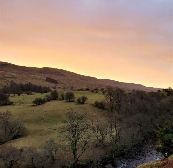 Пансион Elysian Fields @ Ing Hill Lodge