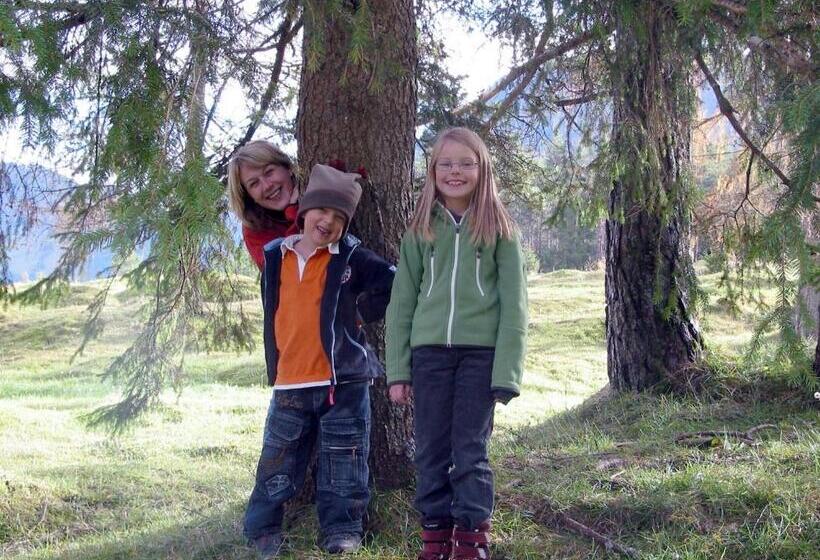 פנסיון Haus Bergland