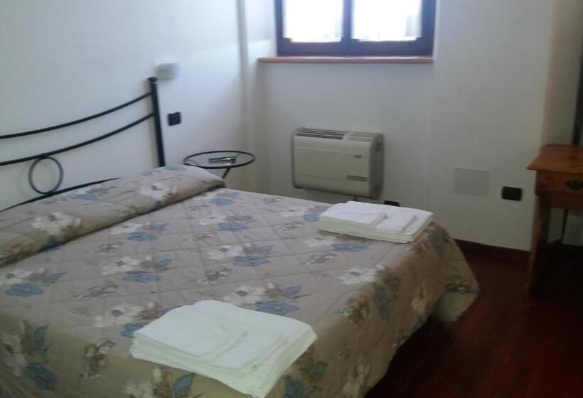 פנסיון Leonessaffittacamere