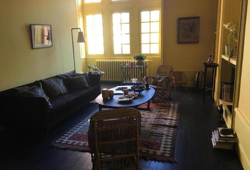 膳宿费 Une Nuit Au Château