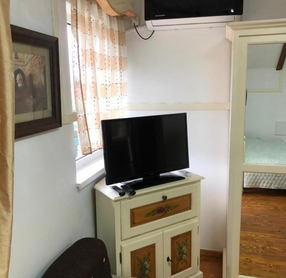 بنسيون Vila Horia Bradet