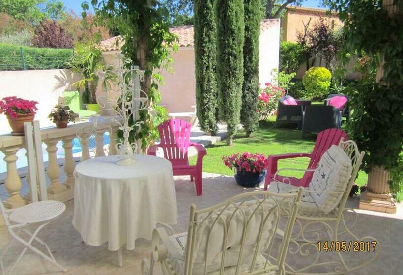 펜션 Villa Clairelou