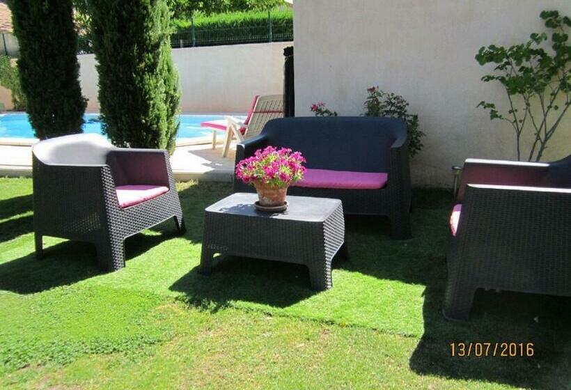 بنسيون Villa Clairelou