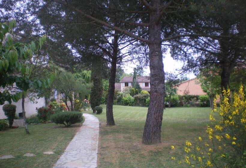 פנסיון Villa Ivoire