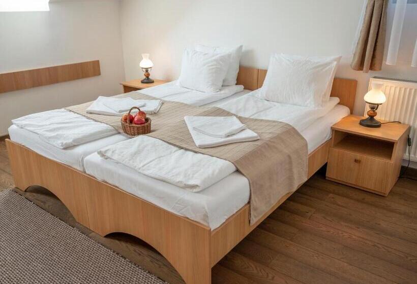 Pensiune Agroturistica Horváth Kert