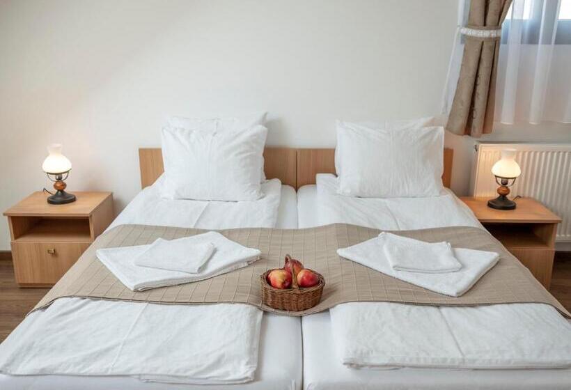 Pensiune Agroturistica Horváth Kert