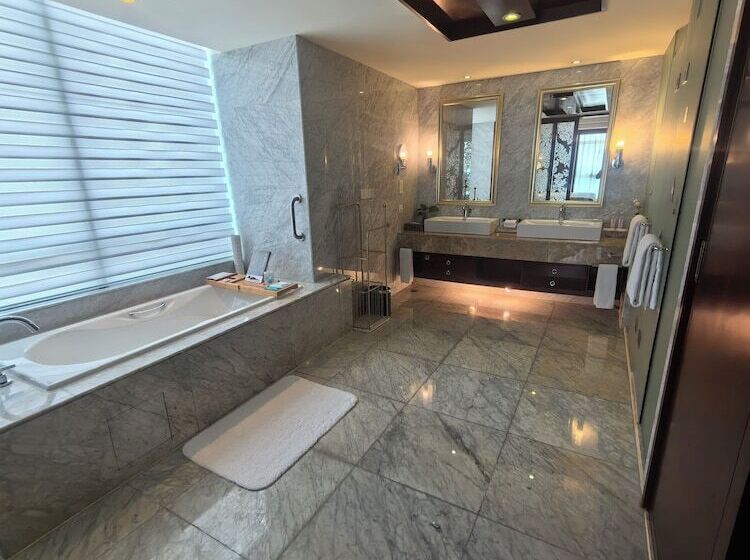 Haiwaihai Crown Hotel Ma Anshan