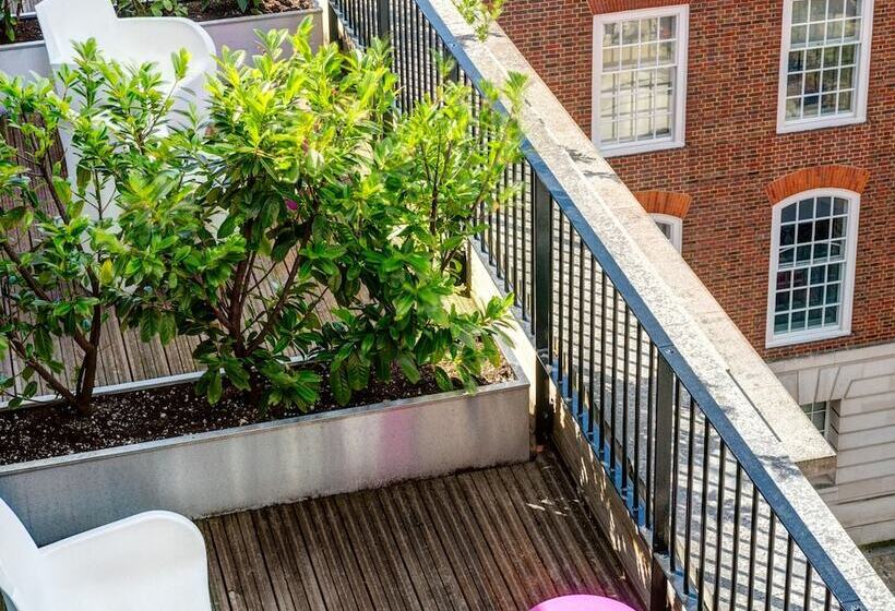 هتل Apex Temple Court