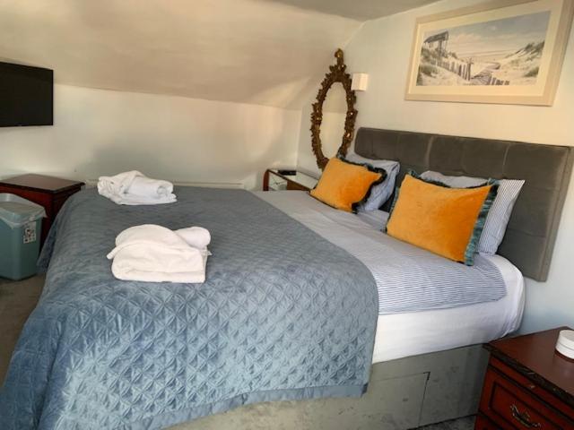 Отель Ashbys Accommodation & Spa Hire