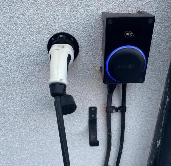 Отель Ashbys Accommodation & Spa Hire