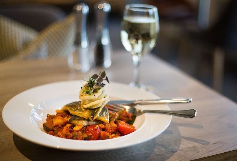 فندق Auchrannie Resort