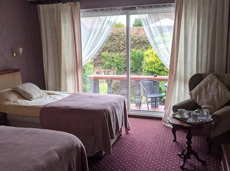 ホテル Balmoral Lodge