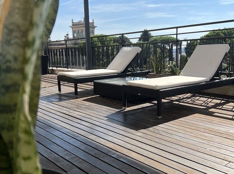 בית מלון כפרי Divina Luxury