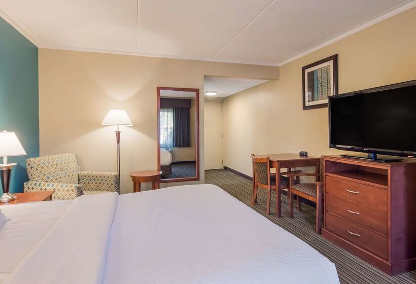 בית מלון כפרי Best Western Plus Traverse City