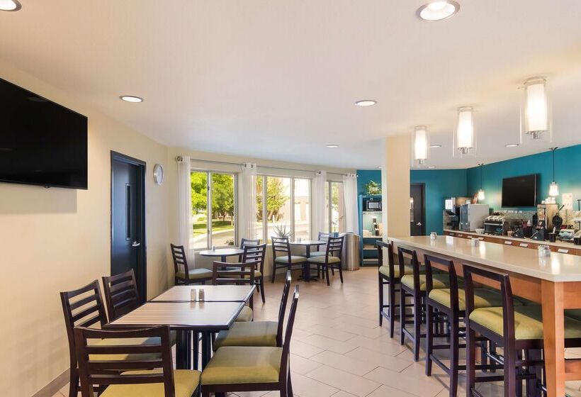 בית מלון כפרי Best Western Plus Traverse City