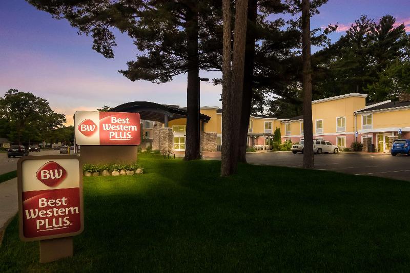 בית מלון כפרי Best Western Plus Traverse City