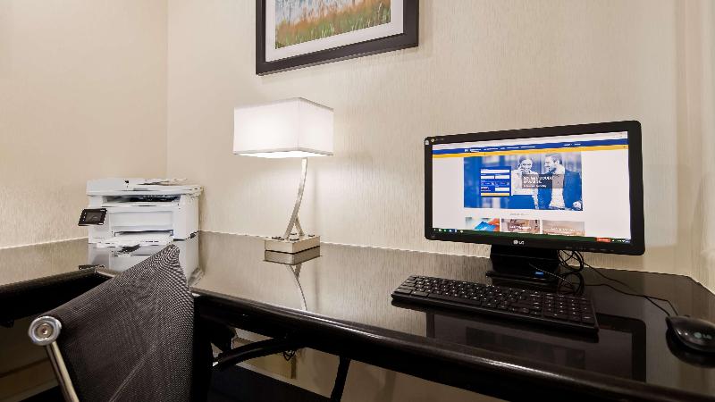 فندق Best Western Plus Tulsa Inn & Suites