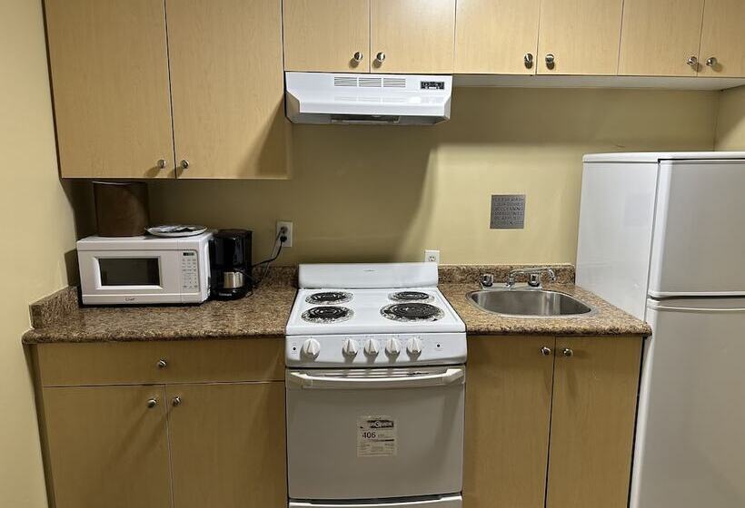 בית מלון כפרי Canadian Inn