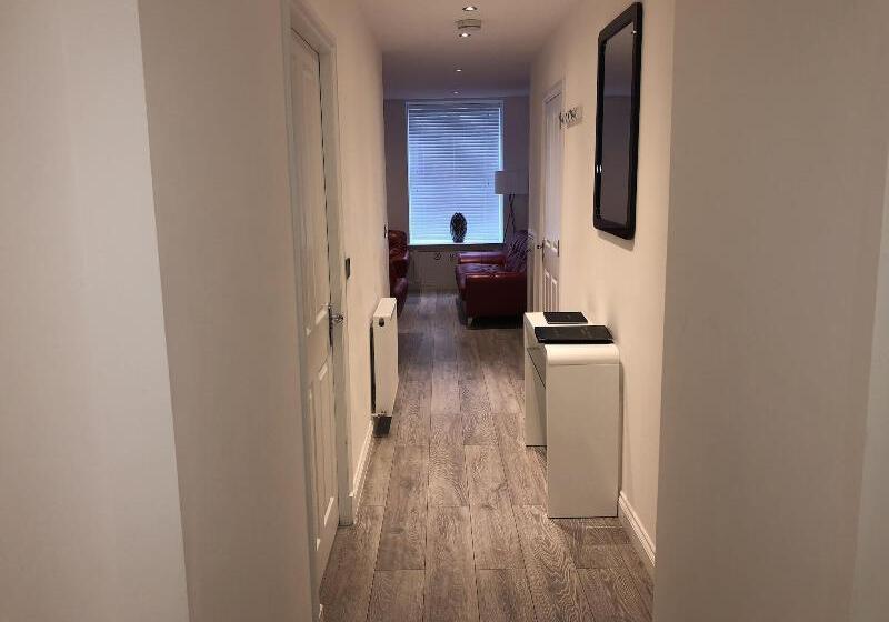 ホテル Chapel Apartments