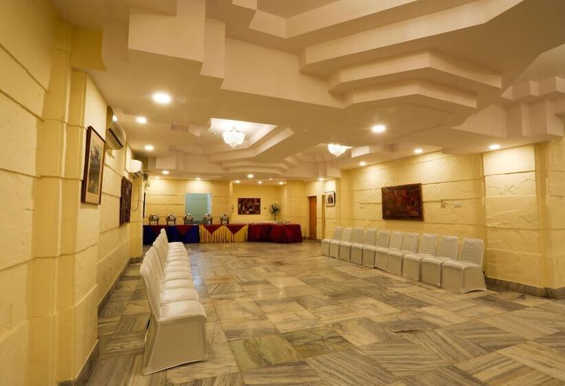 בית מלון כפרי Classic Residency