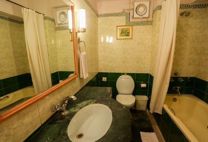 בית מלון כפרי Classic Residency