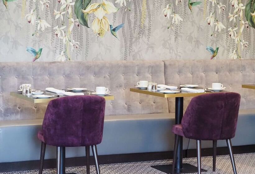 Отель Collingwood Bw Signature Collection