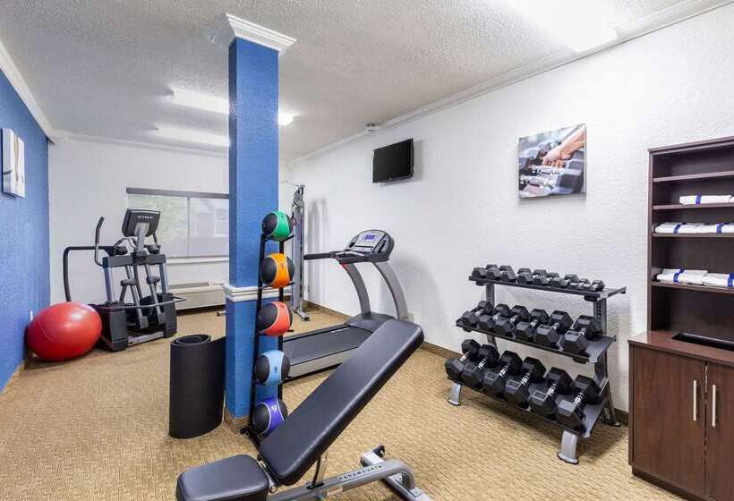 בית מלון כפרי Comfort Inn South Tulsa   Woodland Hills