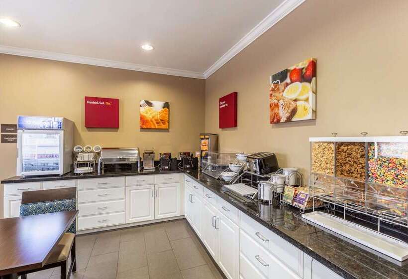 בית מלון כפרי Comfort Inn South Tulsa   Woodland Hills