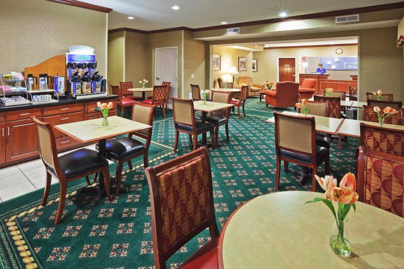 בית מלון כפרי Comfort Inn South Tulsa   Woodland Hills