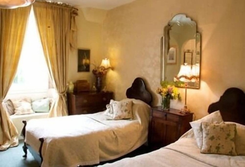 فندق Compton House