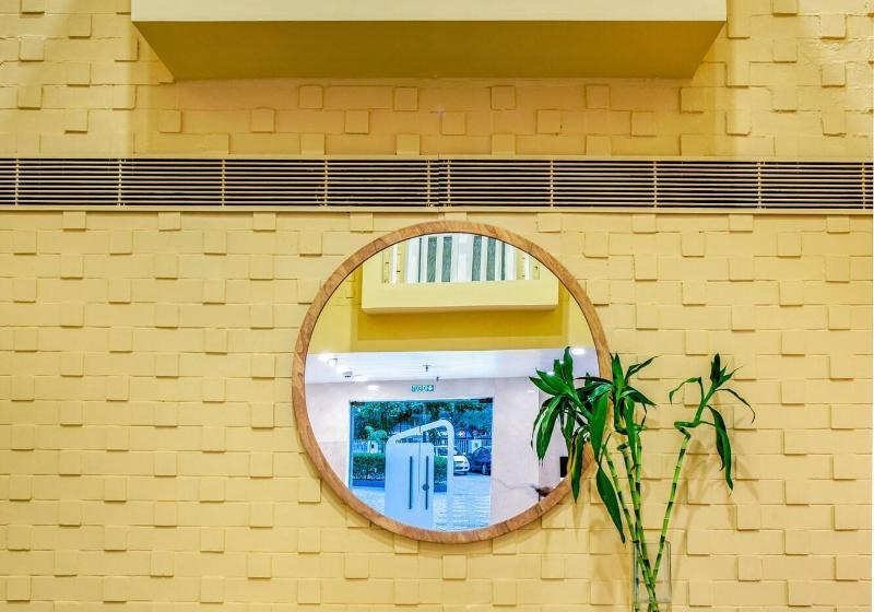 호텔 Bloomsuites L Ahmedabad