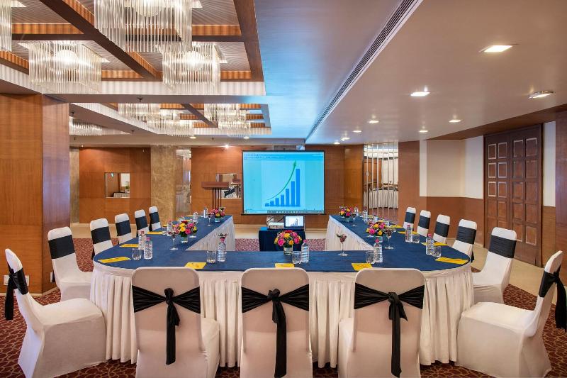 호텔 Bloomsuites L Ahmedabad