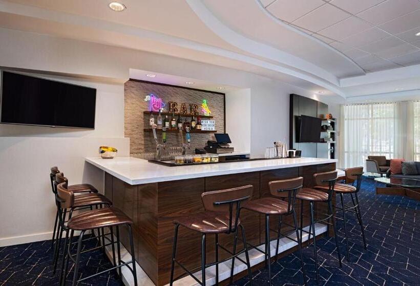 ホテル Courtyard Austin Airport