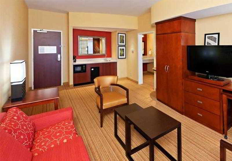 فندق Courtyard By Marriott Tulsa Woodland Hills