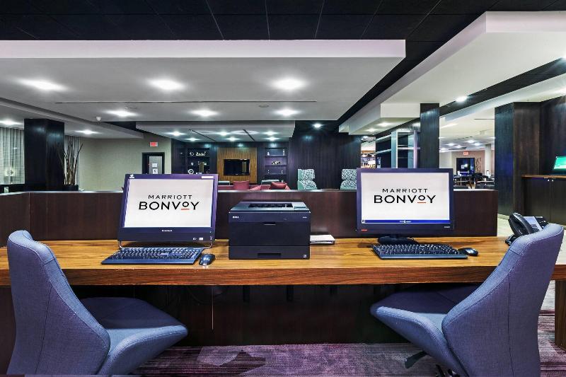 فندق Courtyard By Marriott Tulsa Woodland Hills