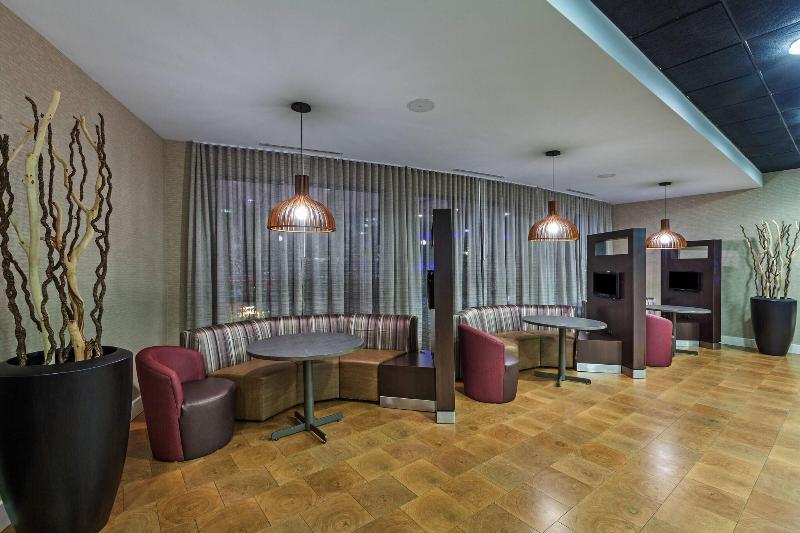 فندق Courtyard By Marriott Tulsa Woodland Hills