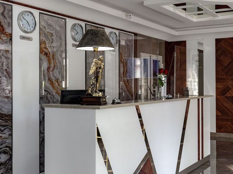 هتل Cronwell Nika Center