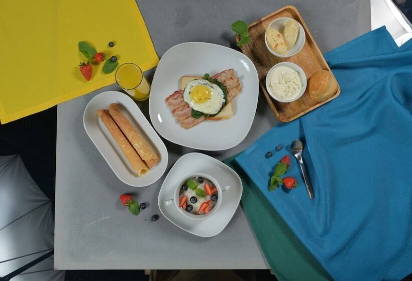 هتل Cronwell Nika Center