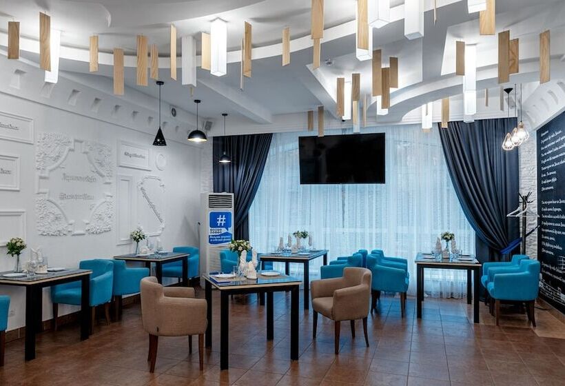 هتل Cronwell Nika Center