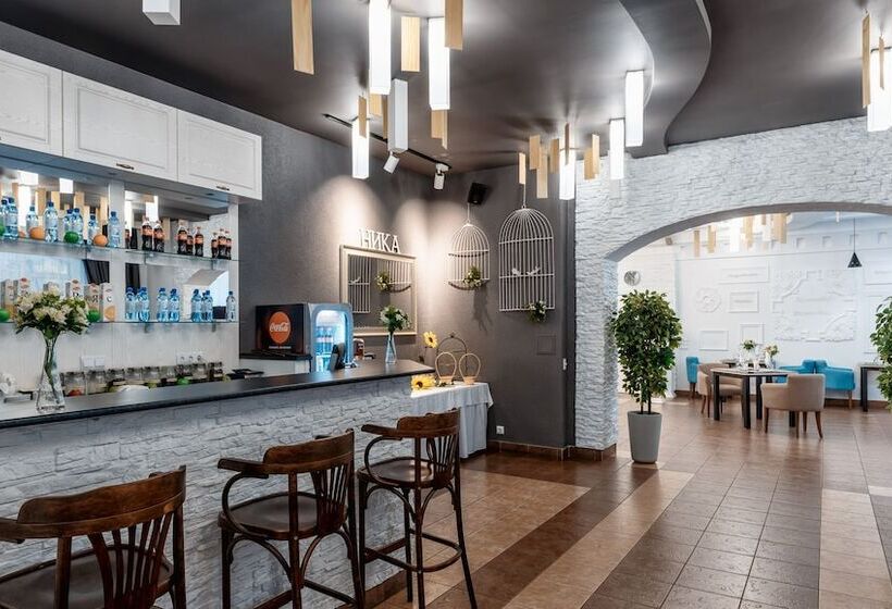 هتل Cronwell Nika Center