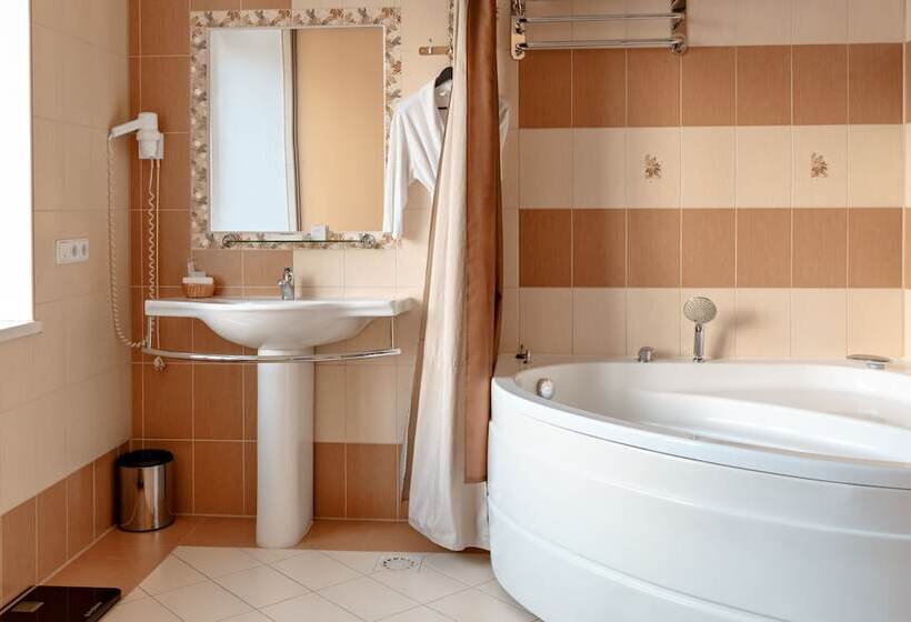 هتل Cronwell Nika Center