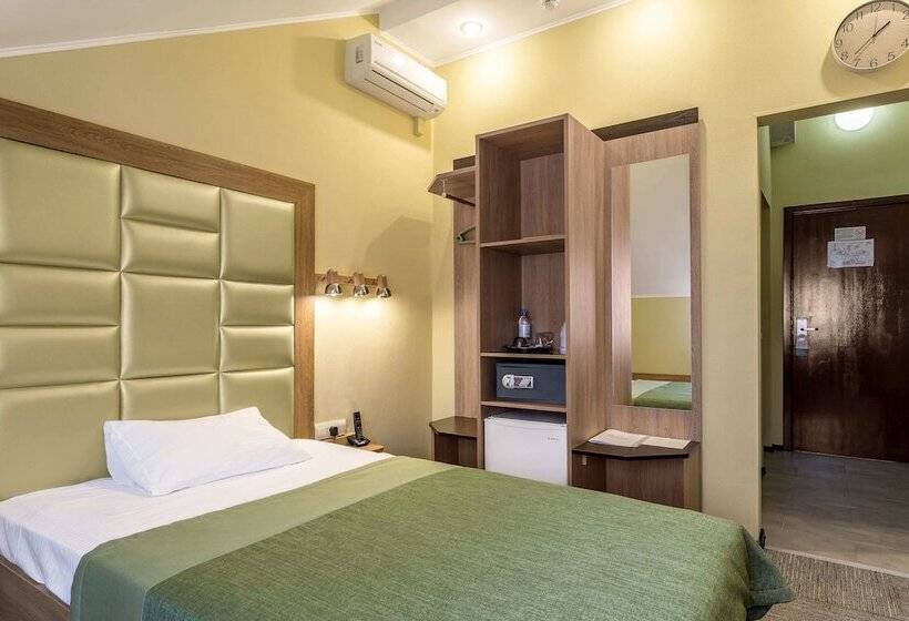 هتل Cronwell Nika Center