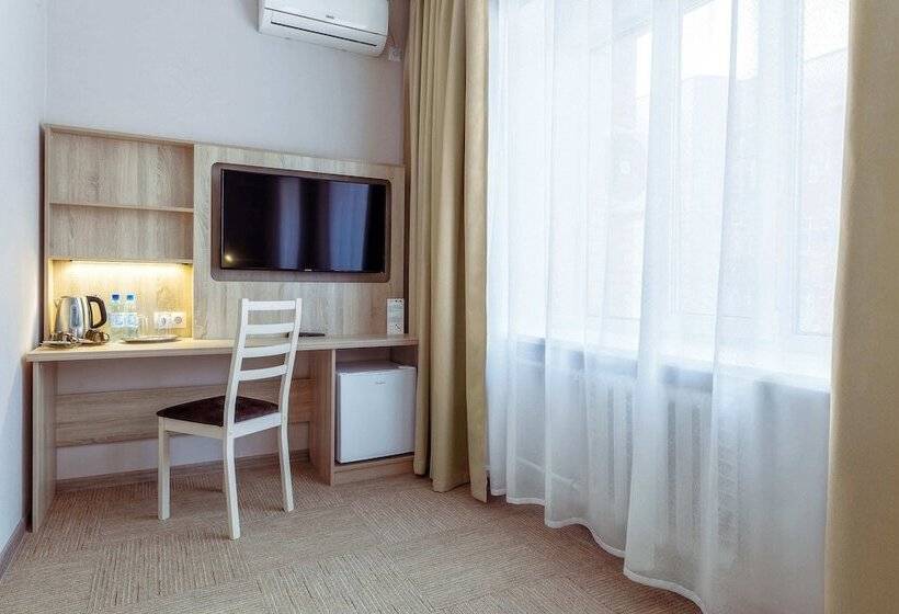 هتل Cronwell Nika Center