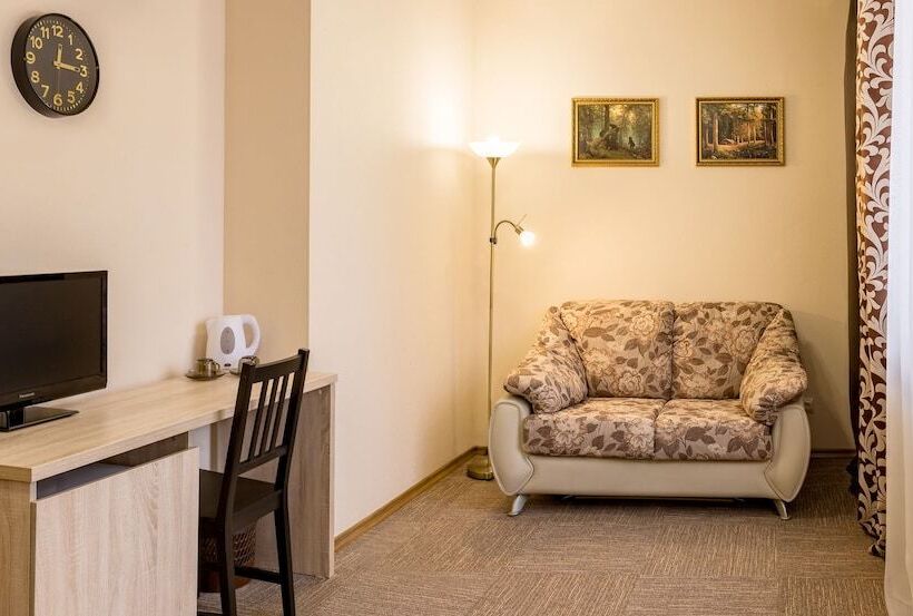 هتل Cronwell Nika Center